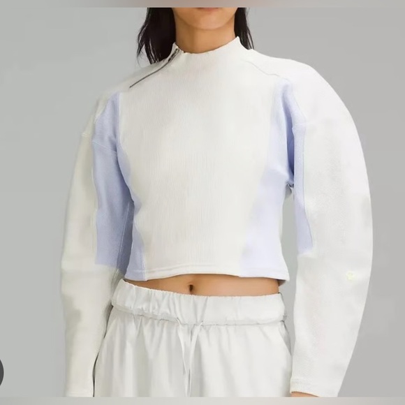 lululemon athletica Tops - LULULEMON Bone/Blissful Blue Ribbed Luxtreme Wide-Sleeve Pullover Size S